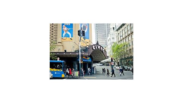 Auckland Tour with a difference -  the highlights of the city with an experience of  the Waitakere Ranges and the West Coast